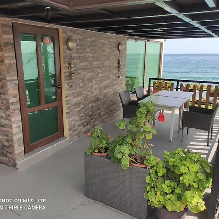 וארנה Hemingway Rooms In Happy Beach מראה חיצוני תמונה