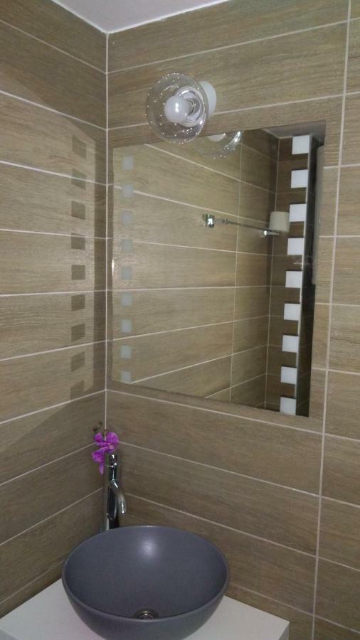 וארנה Hemingway Rooms In Happy Beach מראה חיצוני תמונה